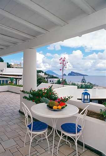 Hotel La Terrazza ปานาเรอา ภายนอก รูปภาพ